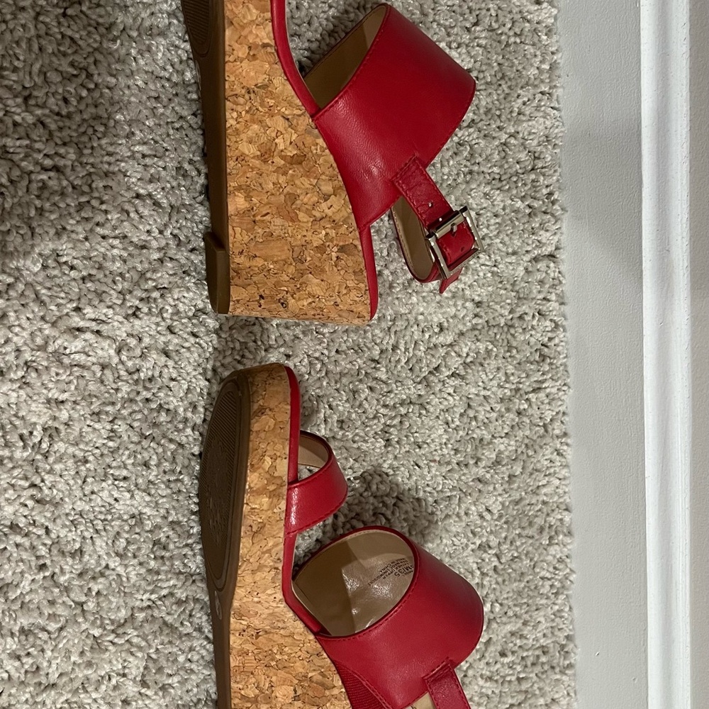 Vince Camuto Red Wedge Cork Sandals - Picture 8 of 11
